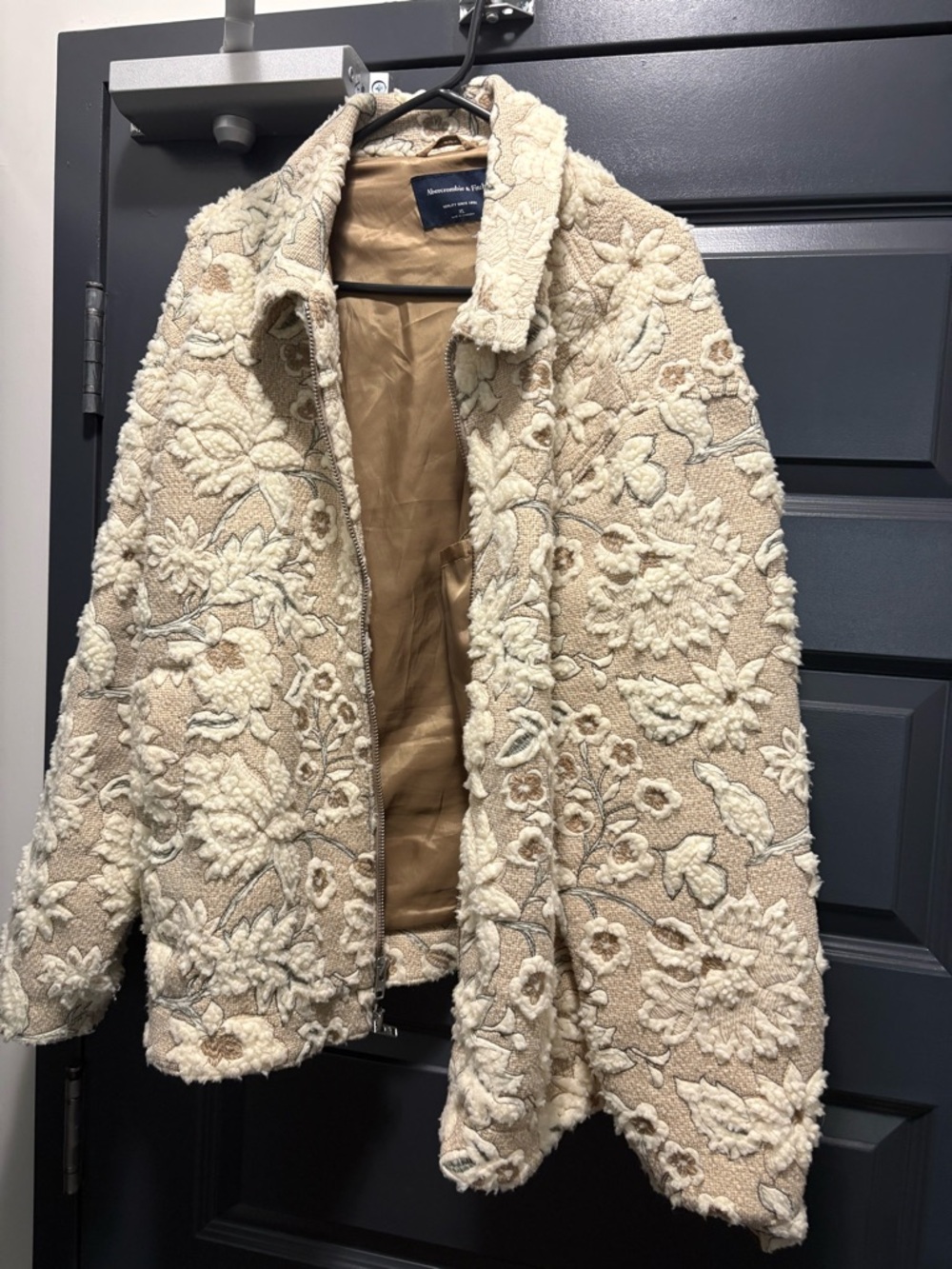 Abercrombie & Fitch Embroidered Bouclé Teddy Trucker Jacket in Beige Cream